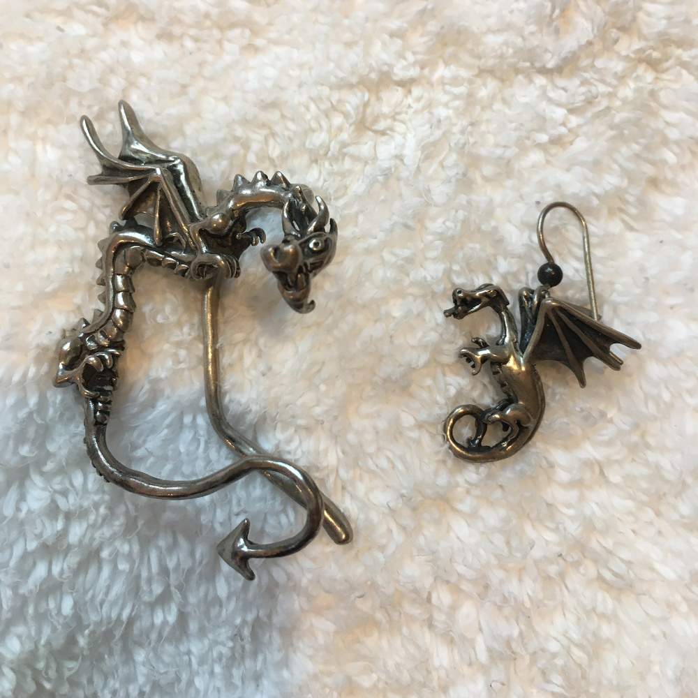Awesome dragon ear cuff and hanging earring - GoT!